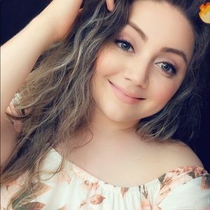 Meet your Posher, Denise